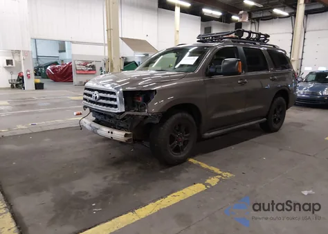 2011 Toyota Sequoia Sr5 5.7L V8 from USA, damaged, VIN 5TDBY5G13BS050937